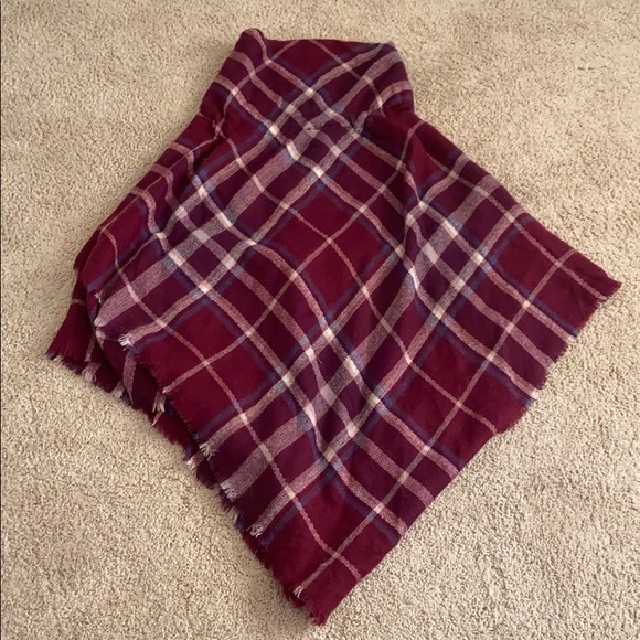 APT 9 MAROON BLANKET PONCHO - Picture 4 of 4